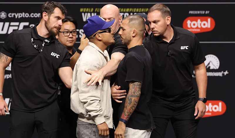Alexandre Pantoja Joshua Van face off