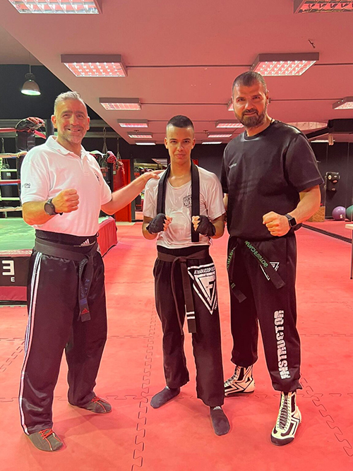 fighters athanasopoulos eksetastiki zonon neos kosmos pagkrati 22