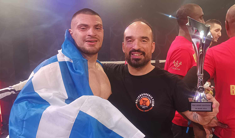 Ο Γιώργος Μακράκης με Αποστόλη Πολυχρονάκη μετά την μάχη με Ramy Deghir στο VBS της Γαλλίας