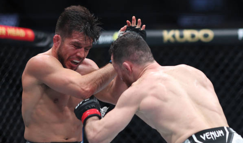 Ο Merab Dvalishvili νικά ομόφωνα τον Henry Cejudo στο UFC 298