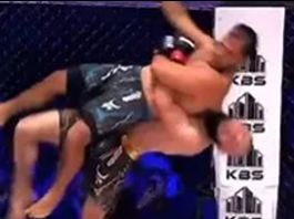 Αήττητος Ρώσος με Σούπλεξ-Κεραυνό βγάζει νοκ άουτ