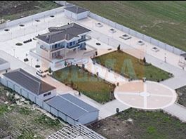 Ελικοδρόμιο σε βίλα της σπείρας των Ρομά !