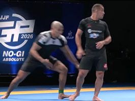 Όταν γυρνάς την πλάτη… χάνεις!