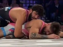 Ο Arman Tsarukyan σαρώνει τον Lance Palmer με 10-0