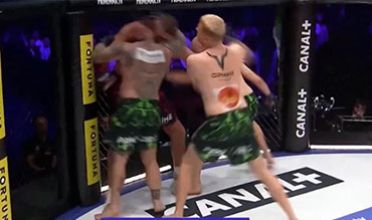 Heavyweight μποξέρ ύψους 2,03 μ. διαλύει τρεις άτυχους influencers σε πολωνικό freak show αγώνα